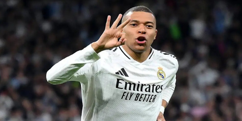 Mbappe hoàn toàn có khả năng vượt CR7 và M10